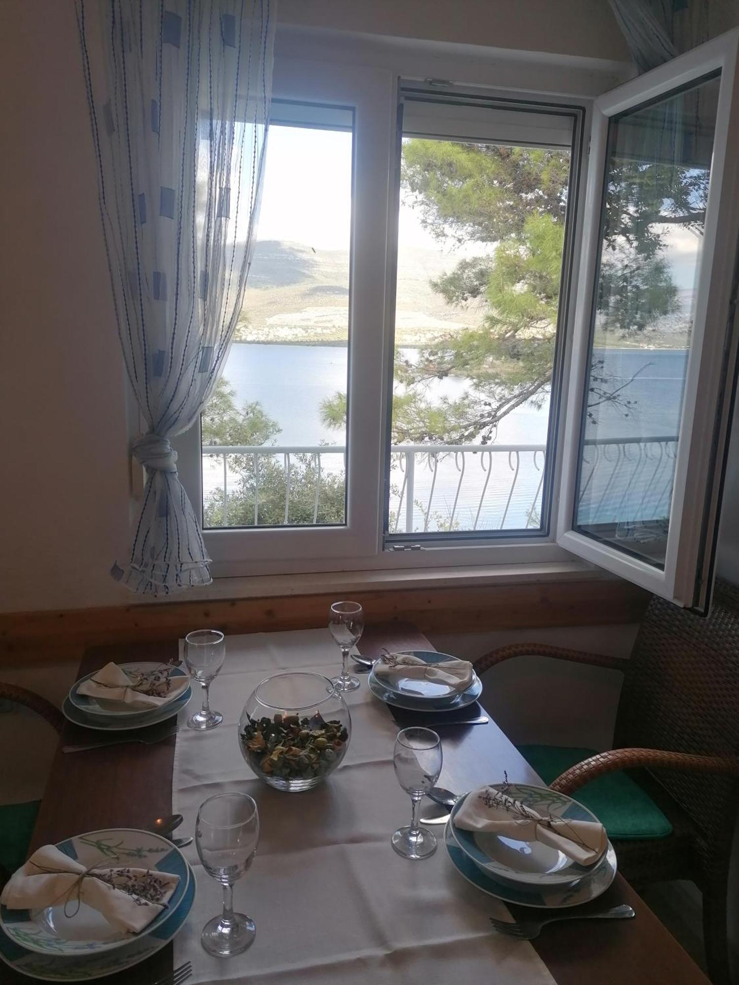 Apartman Volarevic Donji Karin Esterno foto