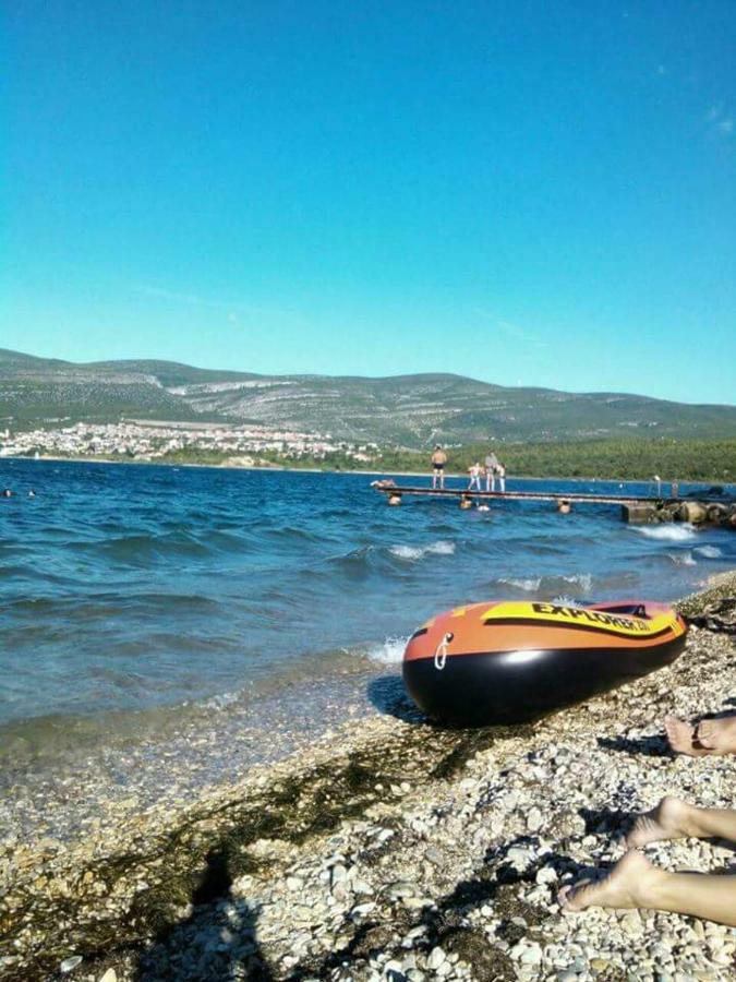 Apartman Volarevic Donji Karin Esterno foto